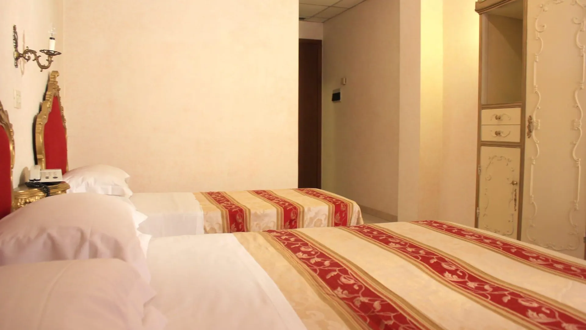 ***  Hotel Romulus Italy